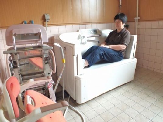 清潔な浴室のシーン