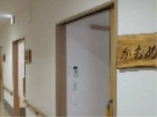廊下と部屋の扉