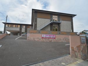 モダンな建物の外観