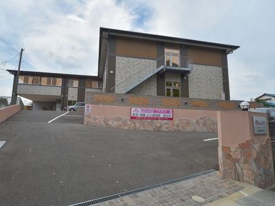 モダンな建物の外観