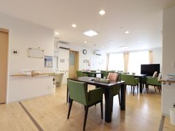 清潔感あるダイニングルーム