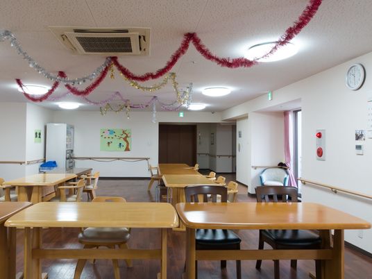 広々とした共用ダイニング
