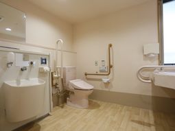 バリアフリー対応のトイレ