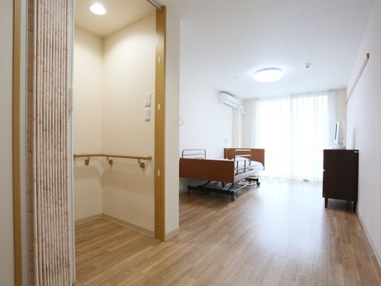 明るい床の居室