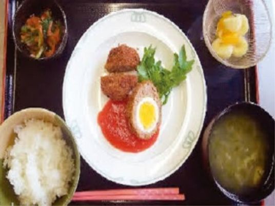 栄養満点の食事セット