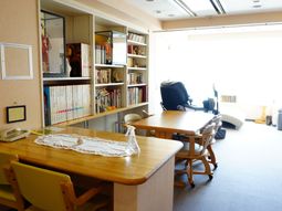 明るいリビング空間