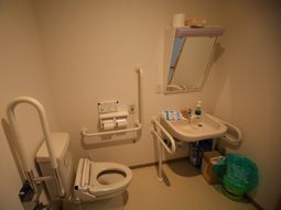 バリアフリーなトイレ設備
