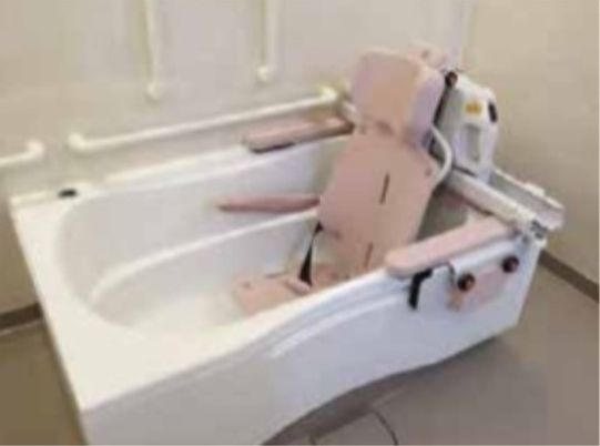 バリアフリー設計の浴槽