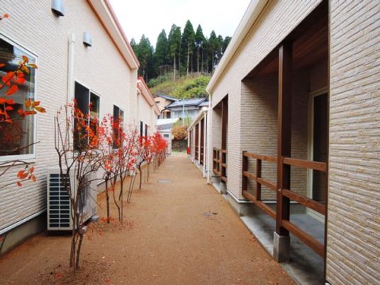 中庭の通路