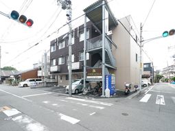 現代的な外観の建物