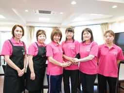 明るいスタッフグループ