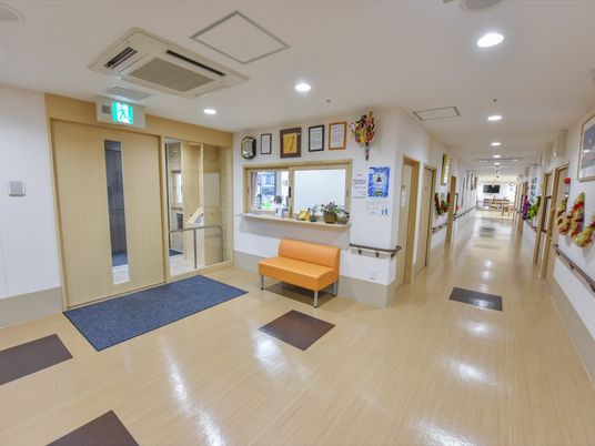 清潔で明るい廊下