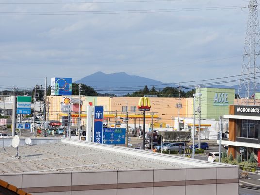 山並みと街の景色