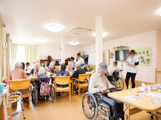 広々とした快適な食堂