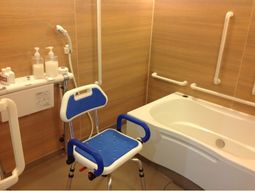 バリアフリーの浴室設備