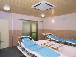 清潔な浴室設備