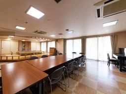 多目的室の開放感のあふれる空間