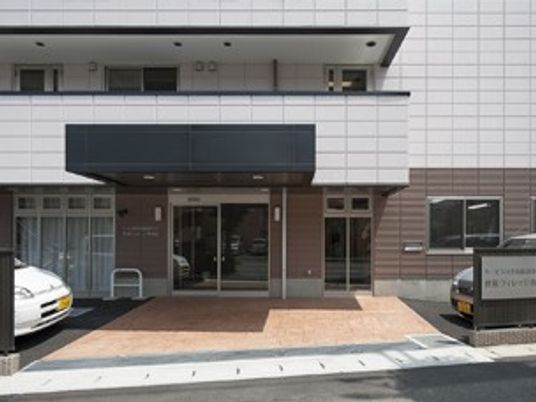 施設の正面玄関  