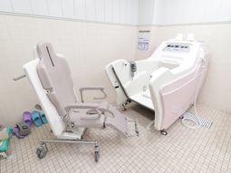 バリアフリー設計の浴室