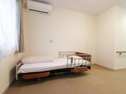 シンプルな個室の居室