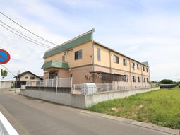 明るい外観の建物