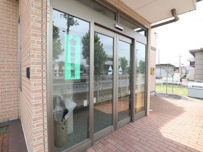 エントランスの自動ドア