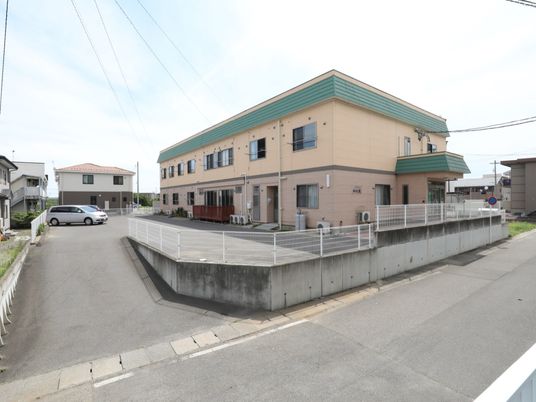 ゆったりとした建物外観