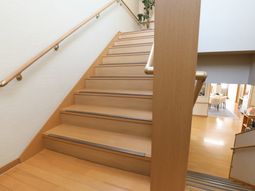 きれいな木製階段