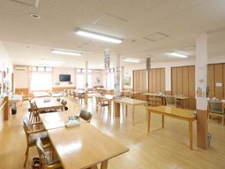 和やかな食堂空間