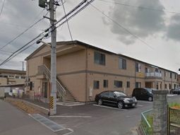地上2階建ての建物外観