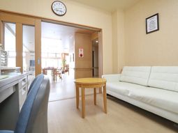 明るい待合スペース