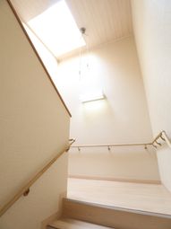 明るい室内の手すり