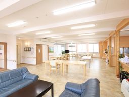 明るい共有スペースの風景