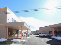 晴れた日のエントランス前