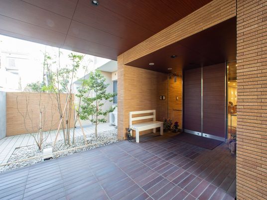 エントランスの静かな風景