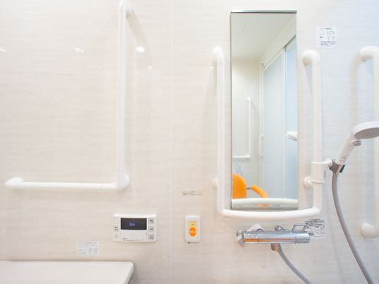 バリアフリー対応の浴室