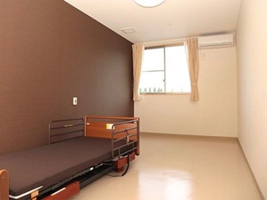 シンプルな個室の居室
