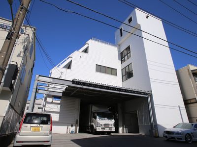 職場となる建物外観