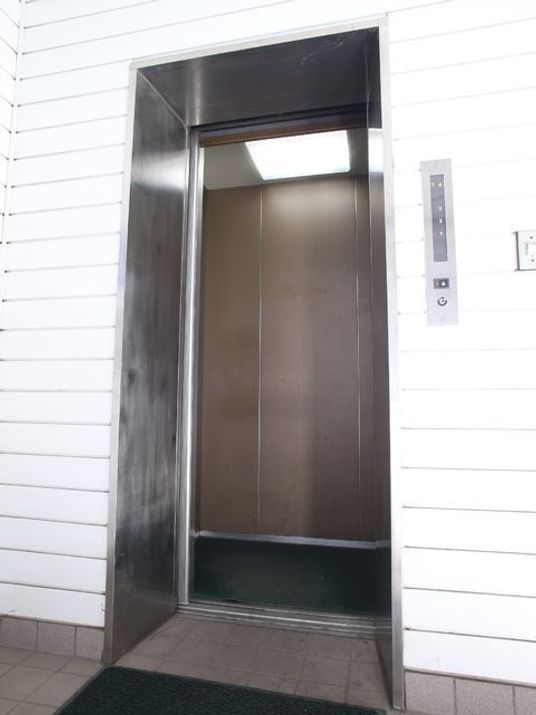 設備整ったエレベーター