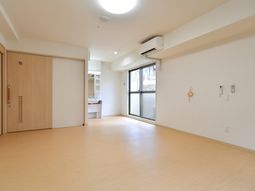 明るい居室の一角