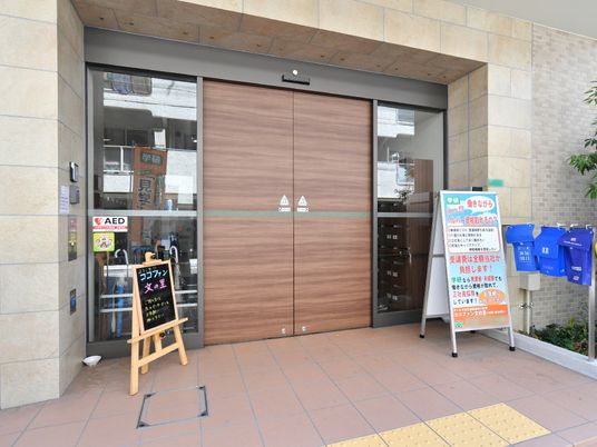 エントランスのスライドドア
