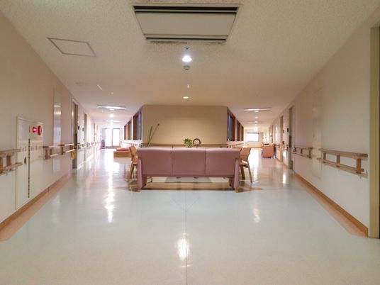 広々とした廊下の様子