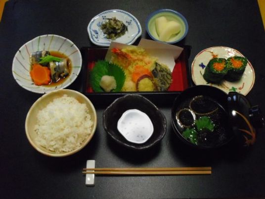 和食の彩り豊かな食事