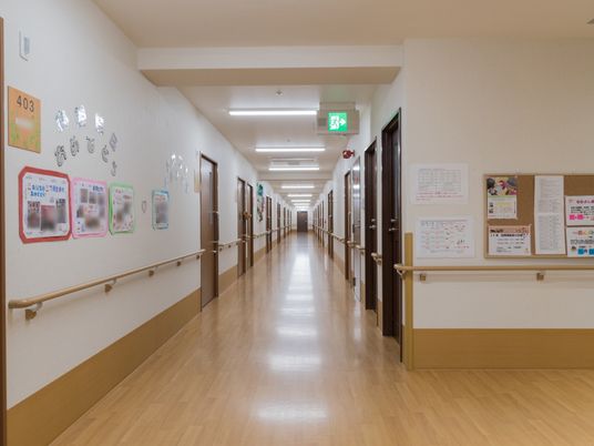 綺麗な施設の廊下