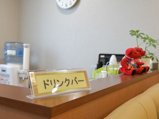 受付カウンターとぬいぐるみ