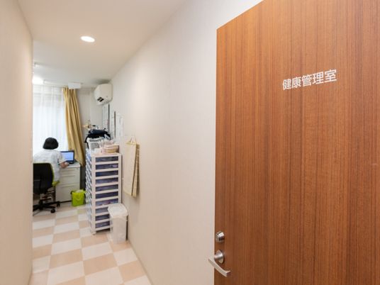廊下にある個室のドア