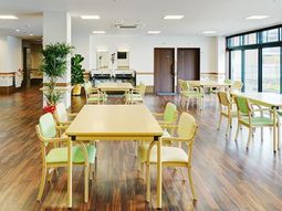 明るいダイニングスペース