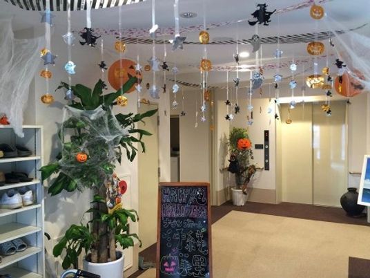 ハロウィン飾りのエントランス