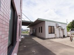 清潔感のある外観の施設