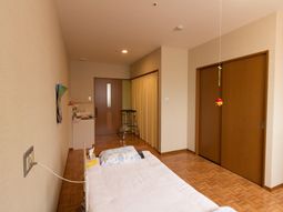 広々明るい居室空間